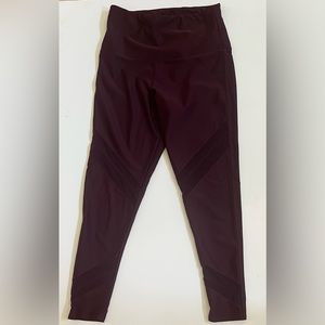 Onzie luxe leggings, wine, color, size ML, preowned‎